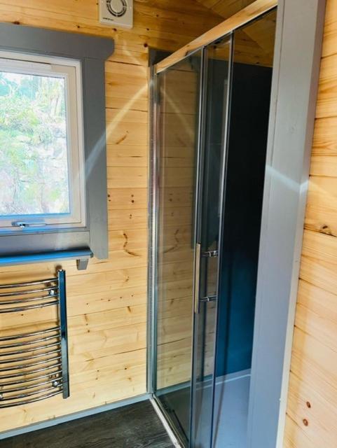 Hidden Hut - Aros View - Tobermoryヴィラ エクステリア 写真